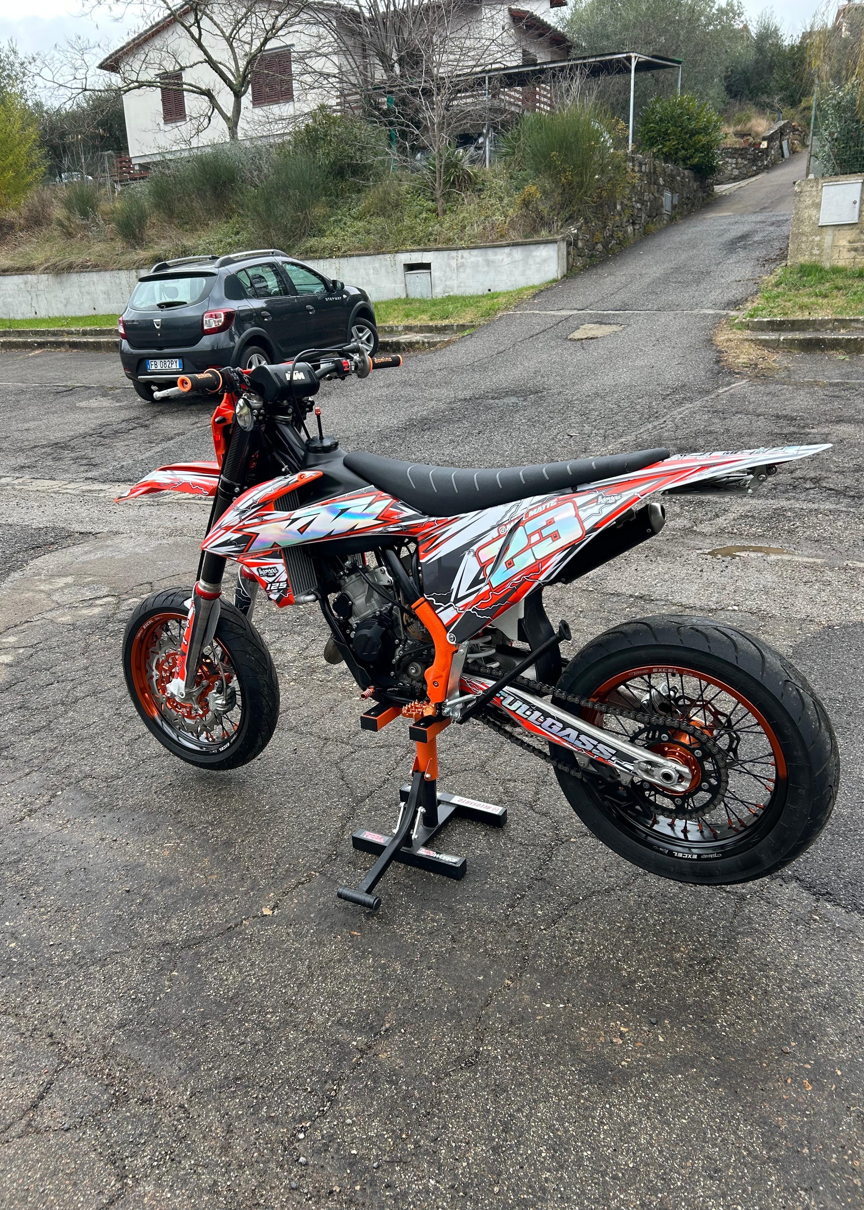 ACCONTO GRAFICHE 100% CUSTOM