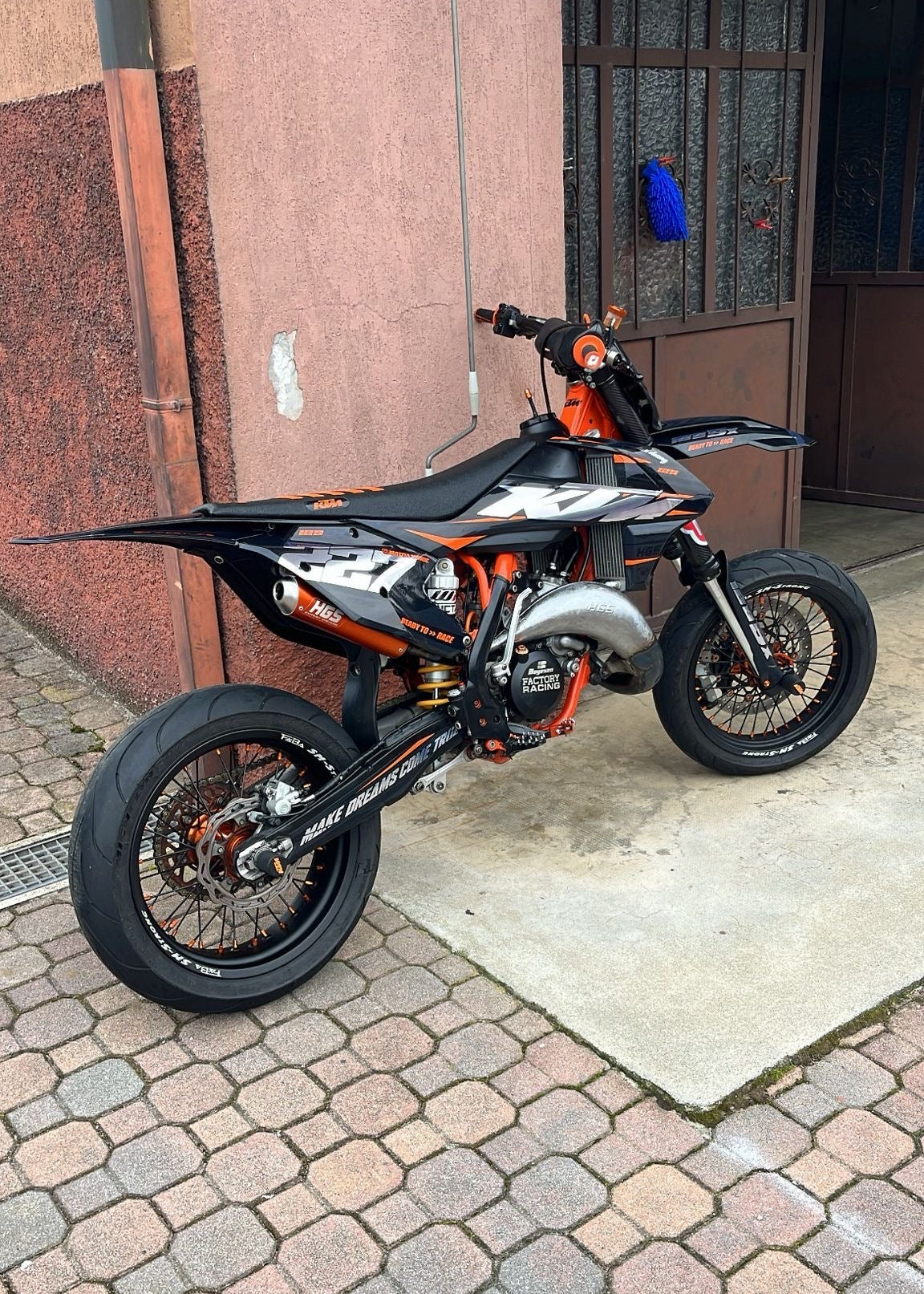 ACCONTO GRAFICHE 100% CUSTOM